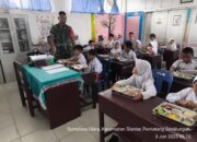 Siswa Siswi Senyum Warnai Pembagian Makanan Bergizi 1.872 Porsi Babinsa 08 / Bangun Kodim 0207/ Simalungun